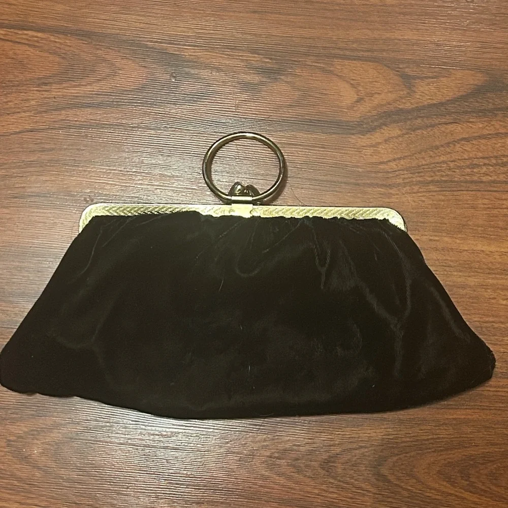 VTG Black Velvet Kiss-Lock Ring-Handle Evening Clutch